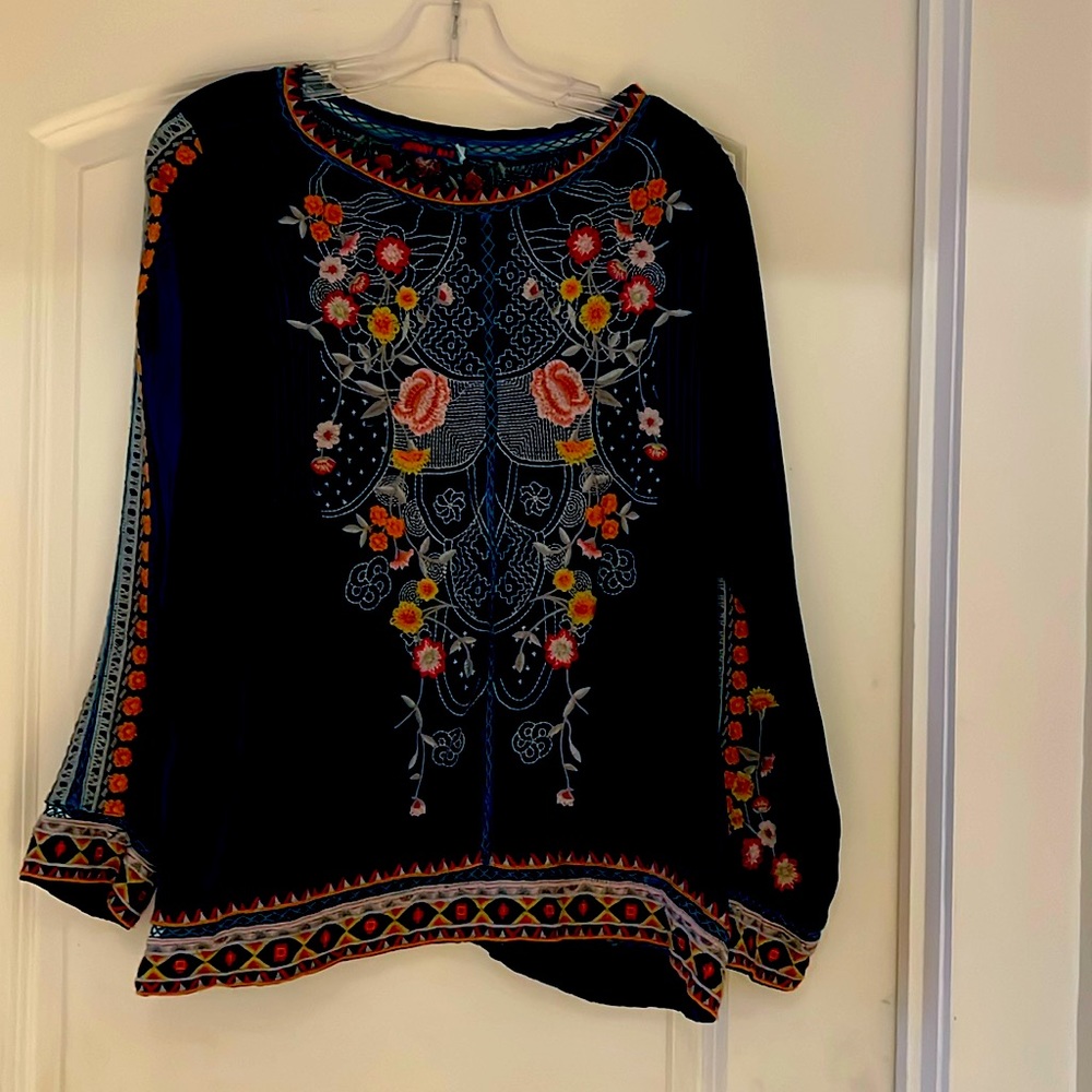 Johnny Was excellent condition XS beautiful embroidered teal tunic